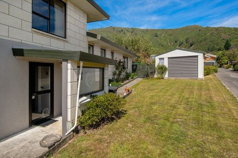 Photo of property in 108 Moana View Road, Waikawa, Picton, 7220