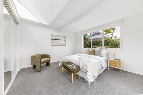 Photo of property in 16 Prestige Place, Castor Bay, Auckland, 0620