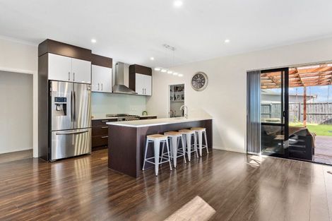 Photo of property in 180 Jutland Road, Pukekohe, 2120