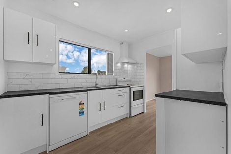 Photo of property in 2/81 Harmel Road, Glendene, Auckland, 0602