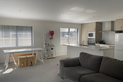 Photo of property in 6 Nukuroa Close, Waitara, 4320