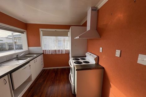 Photo of property in 19 Karaka Crescent, Levin, 5510