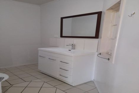 Photo of property in 54a Lewis Street, Blockhouse Bay, Auckland, 0600