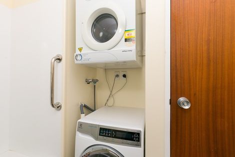 Photo of property in Hobson Court Flats, 66/70 Hobson Street, Thorndon, Wellington, 6011