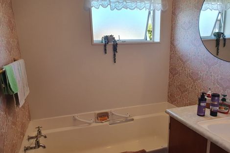 Photo of property in 13c Hussey Street, Waverley, 4510