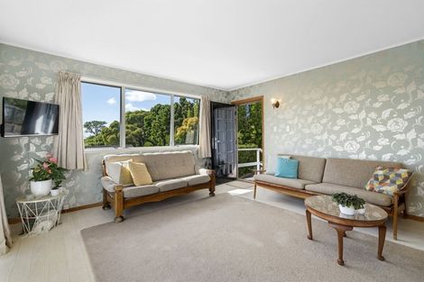 Photo of property in 2/14 Target Road, Totara Vale, Auckland, 0629