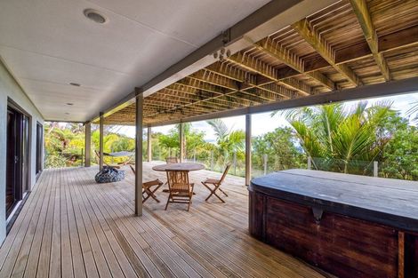 Photo of property in 180 Te Wahapu Road, Russell, 0272