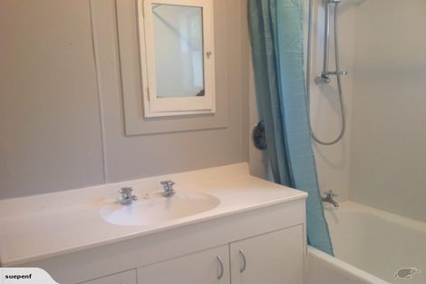 Photo of property in 5 Karewa Street, Castlecliff, Whanganui, 4501