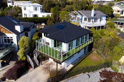 Photo of property in 19 The Brae, Mount Pleasant, Christchurch, 8081