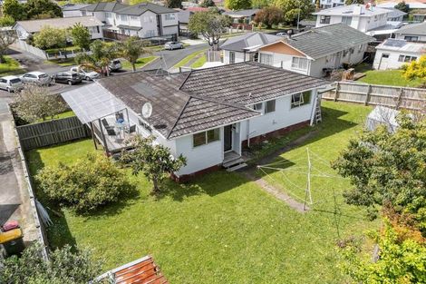 Photo of property in 12 Kereru Place, Half Moon Bay, Auckland, 2012