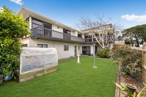 Photo of property in 21 St Annes Crescent, Wattle Downs, Auckland, 2103
