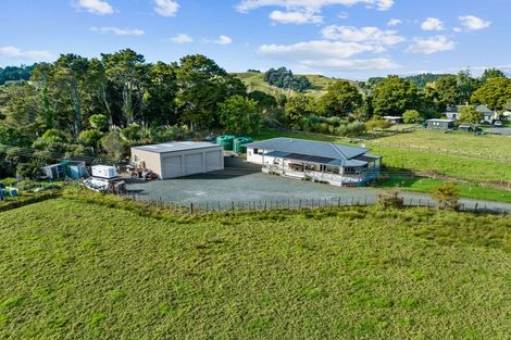 Photo of property in 46 Franklin Road, Paparoa, 0571