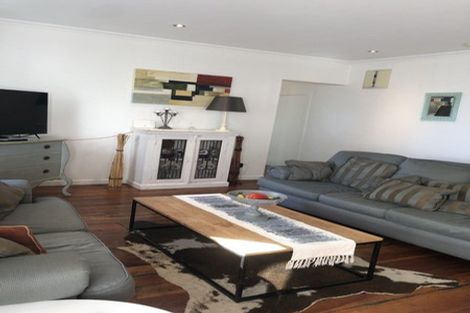 Photo of property in 429 High Street South, Carterton, 5713