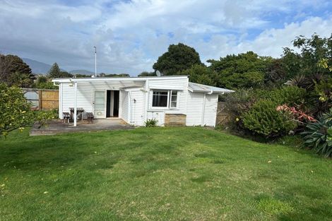 Photo of property in 3 Victor Road, Raumati Beach, Paraparaumu, 5032
