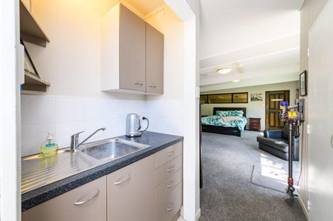 Photo of property in 564 Featherston Street, Roslyn, Palmerston North, 4414