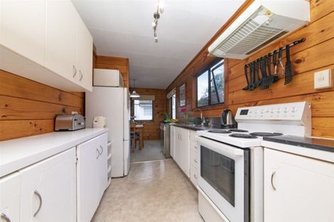 Photo of property in 1/8 Fitzwilliam Drive, Torbay, Auckland, 0630