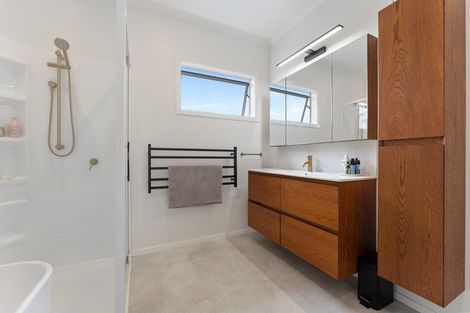 Photo of property in 51b Omata Road, Marfell, New Plymouth, 4310