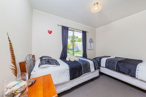 Photo of property in 18 Garton Drive, Massey, Auckland, 0614