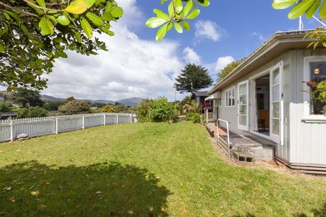 Photo of property in 21 Renown Road, Raumati South, Paraparaumu, 5032