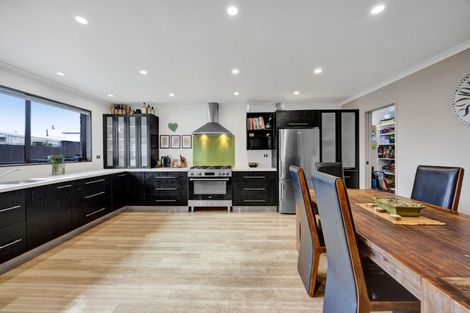 Photo of property in 77a Dixon Avenue, Hawera, 4610