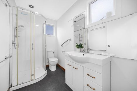 Photo of property in 44 Longburn Road, Henderson, Auckland, 0610