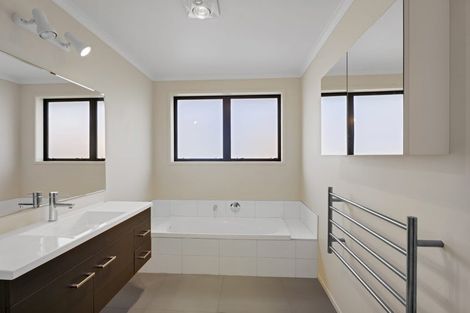 Photo of property in 2 Rawiri Drive, Bell Block, New Plymouth, 4312