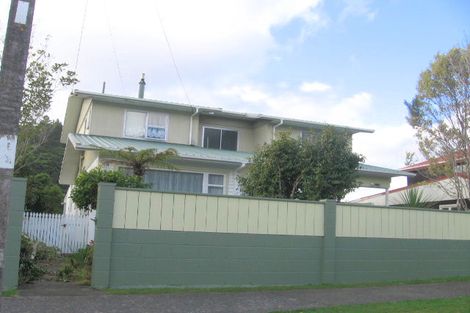 Photo of property in 33 Poole Crescent, Wainuiomata, Lower Hutt, 5014