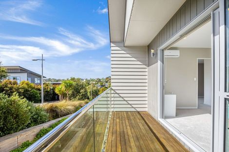 Photo of property in 4 Carex Way, Long Bay, Auckland, 0630