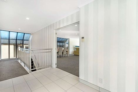 Photo of property in 39 Waikawa Road, Picton, 7220