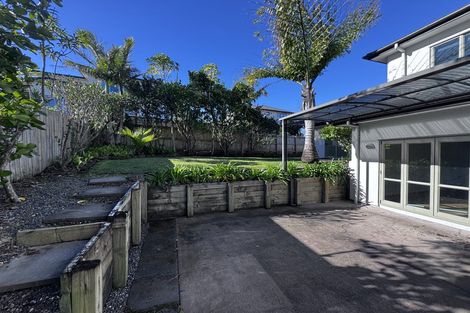 Photo of property in 28 Ballymore Drive, Pinehill, Auckland, 0632