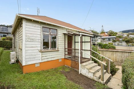 Photo of property in 8 Kellas Street, Macandrew Bay, Dunedin, 9014