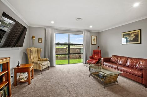 Photo of property in 44 Rewi Street, Torbay, Auckland, 0630