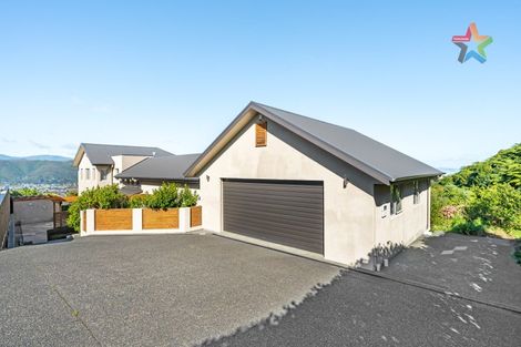 Photo of property in 27 Meadowbank Drive, Belmont, Lower Hutt, 5010