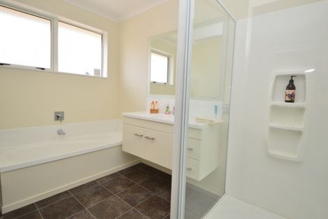 Photo of property in 46 Armstrong Avenue, Carterton, 5713