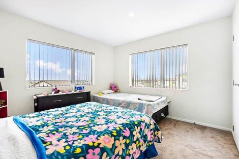 Photo of property in 62 Kirikiri Drive, Papakura, 2110