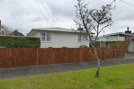 Photo of property in 36 Maui Pomare Street, Blockhouse Bay, Auckland, 0600
