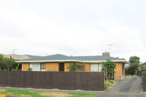 Photo of property in 23 Rewarewa Crescent, Waikanae, 5036