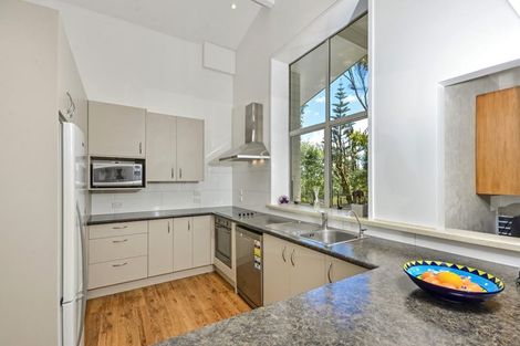 Photo of property in 9 Trevone Place, Forrest Hill, Auckland, 0620