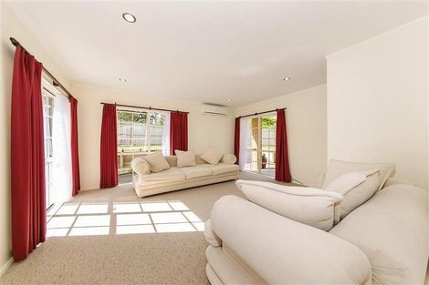 Photo of property in 1 Jacinta Grove, Swanson, Auckland, 0612