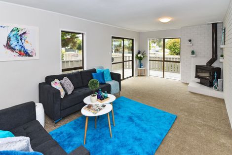 Photo of property in 6 Foxlaw Street, Randwick Park, Auckland, 2105