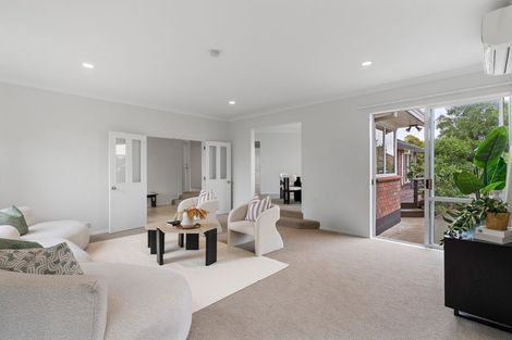 Photo of property in 3 Bronte Place, Somerville, Auckland, 2014
