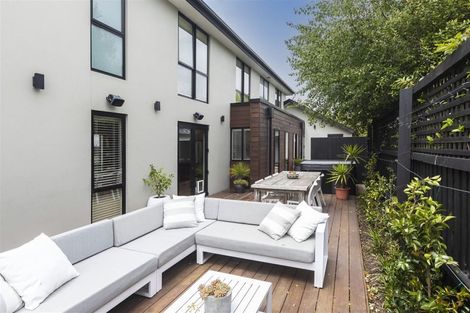 Photo of property in 28 Hawthorne Street, Strowan, Christchurch, 8052