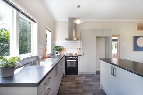 Photo of property in 34 Poto Road, Normandale, Lower Hutt, 5010