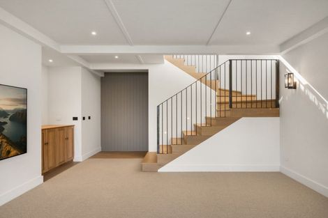 Photo of property in 66 Cedar Drive, Kelvin Heights, Queenstown, 9300