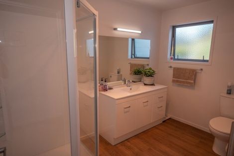 Photo of property in 32 Cable Bay Block Road, Cable Bay, 0420