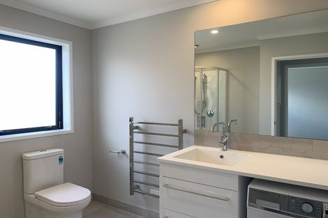 Photo of property in 2 Whakato Avenue, Kumeu, 0810