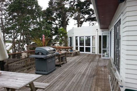 Photo of property in 23 Ferry Parade, Herald Island, Auckland, 0618