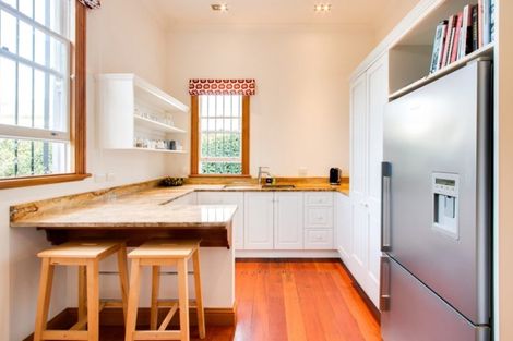 Photo of property in 29 Cameron Road, Bluff Hill, Napier, 4110