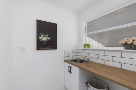 Photo of property in 42 Kashmir Avenue, Clouston Park, Upper Hutt, 5018