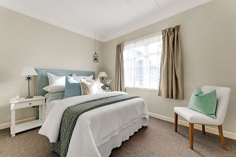 Photo of property in 13 Horotutu Road, Greenlane, Auckland, 1061